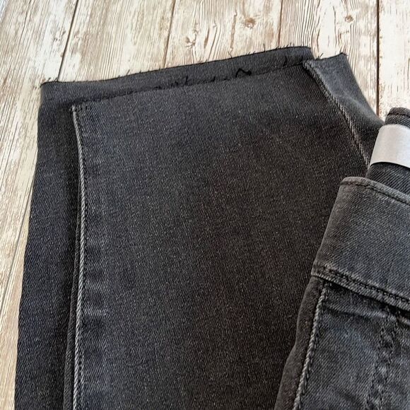 Mid-Rise Jeggings Breathable Stretch Raw Hem 24W SHORT Comfortable Black NWT - Picture 10 of 16